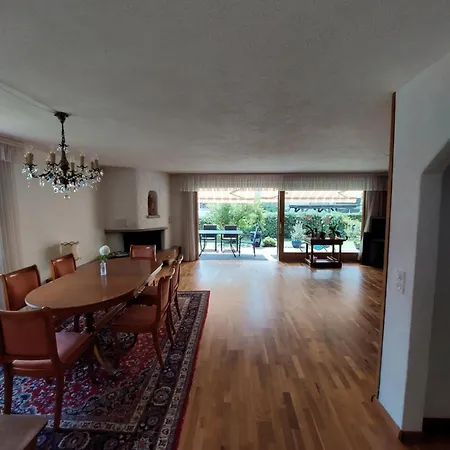 Prázdninový dům Rose - Einfamilienhaus Interlaken